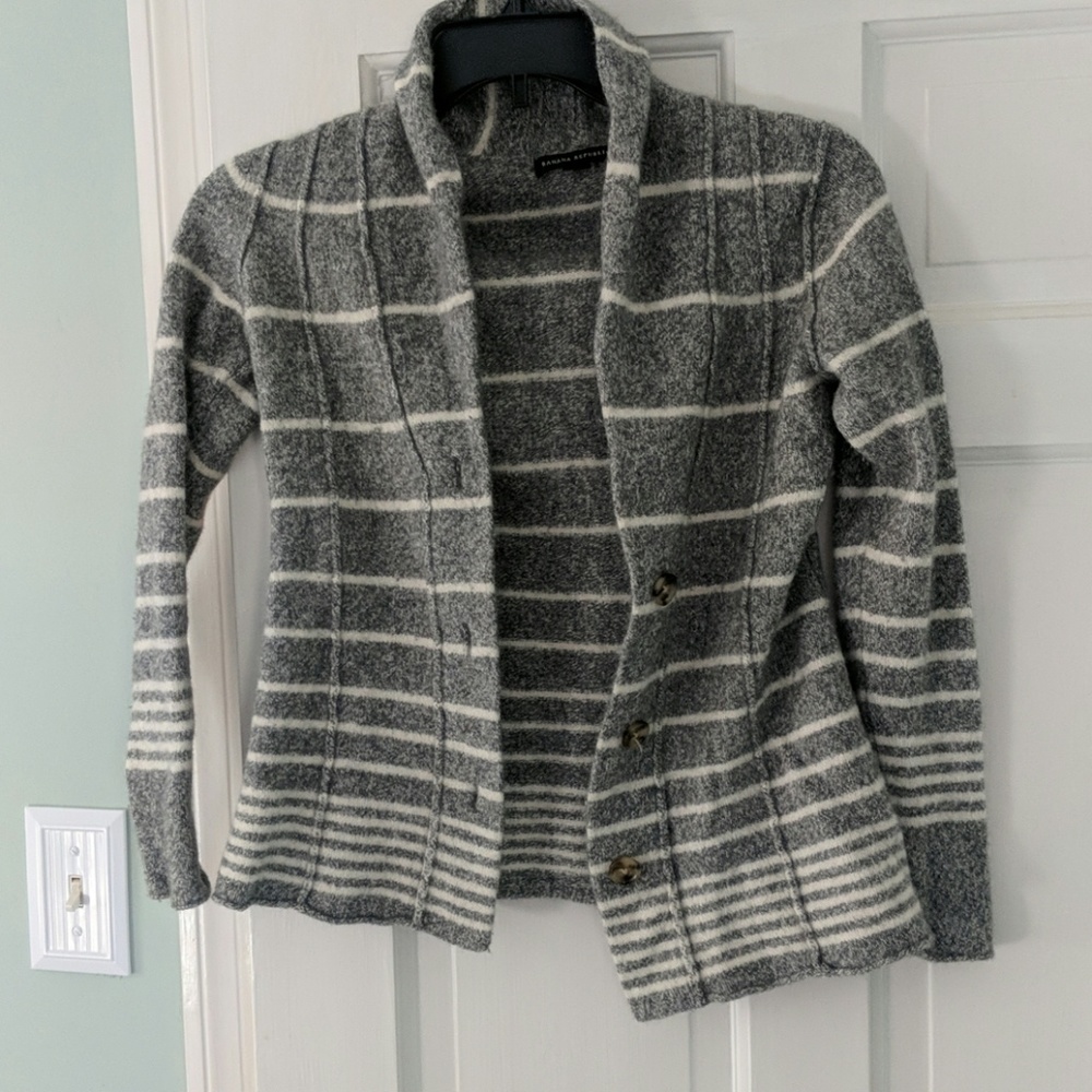 Banana Republic grey striped sweater